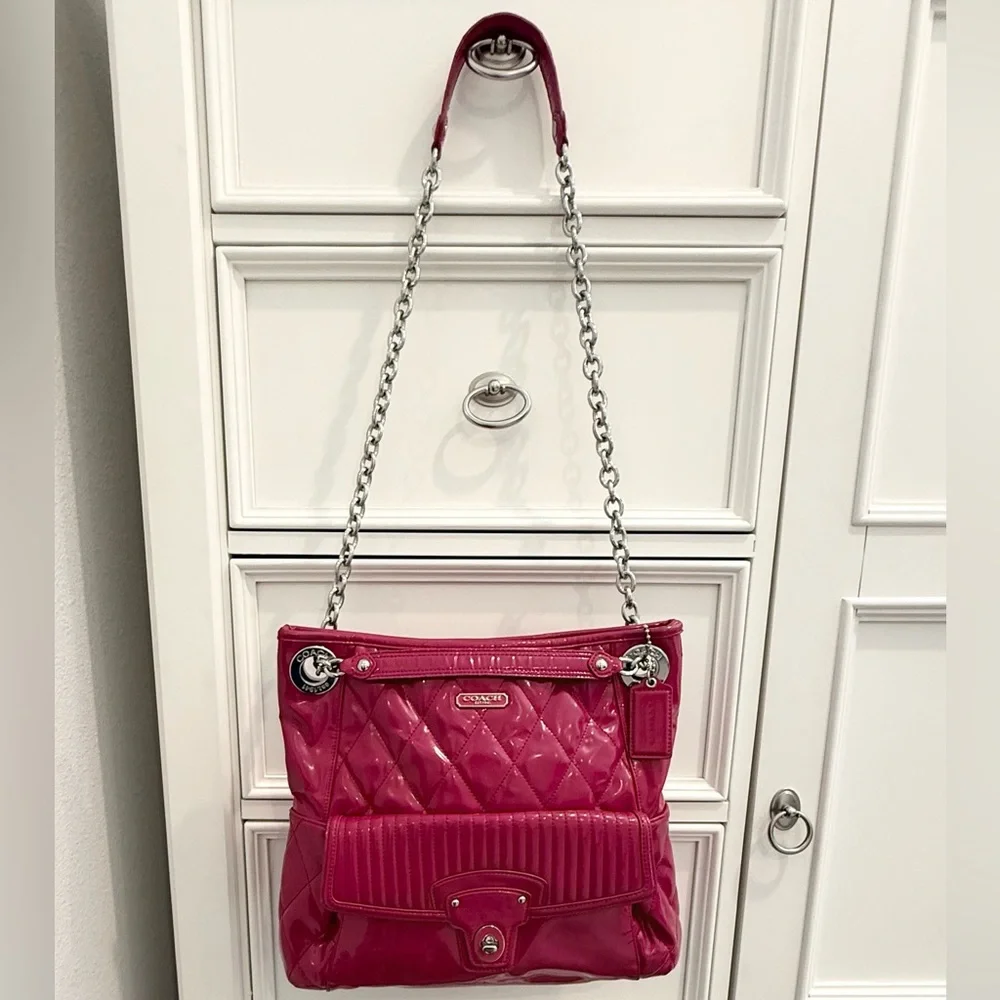 🩷 SOLD - Coach Poppy Liquid Gloss Patent Leather Hot Pink Convertible Bag - Picture 4 of 17